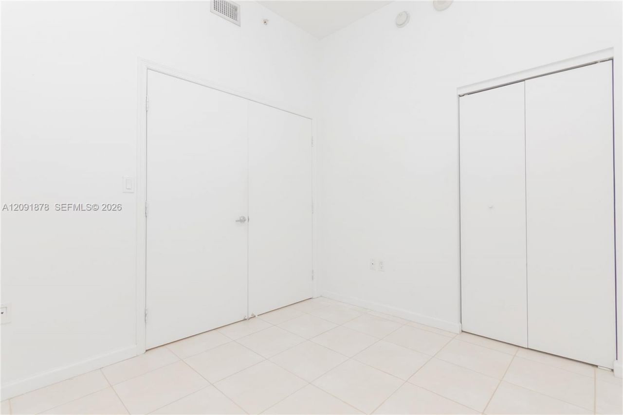 7928 East Dr, Unit 903, North Bay Village, FL 33141 Photo