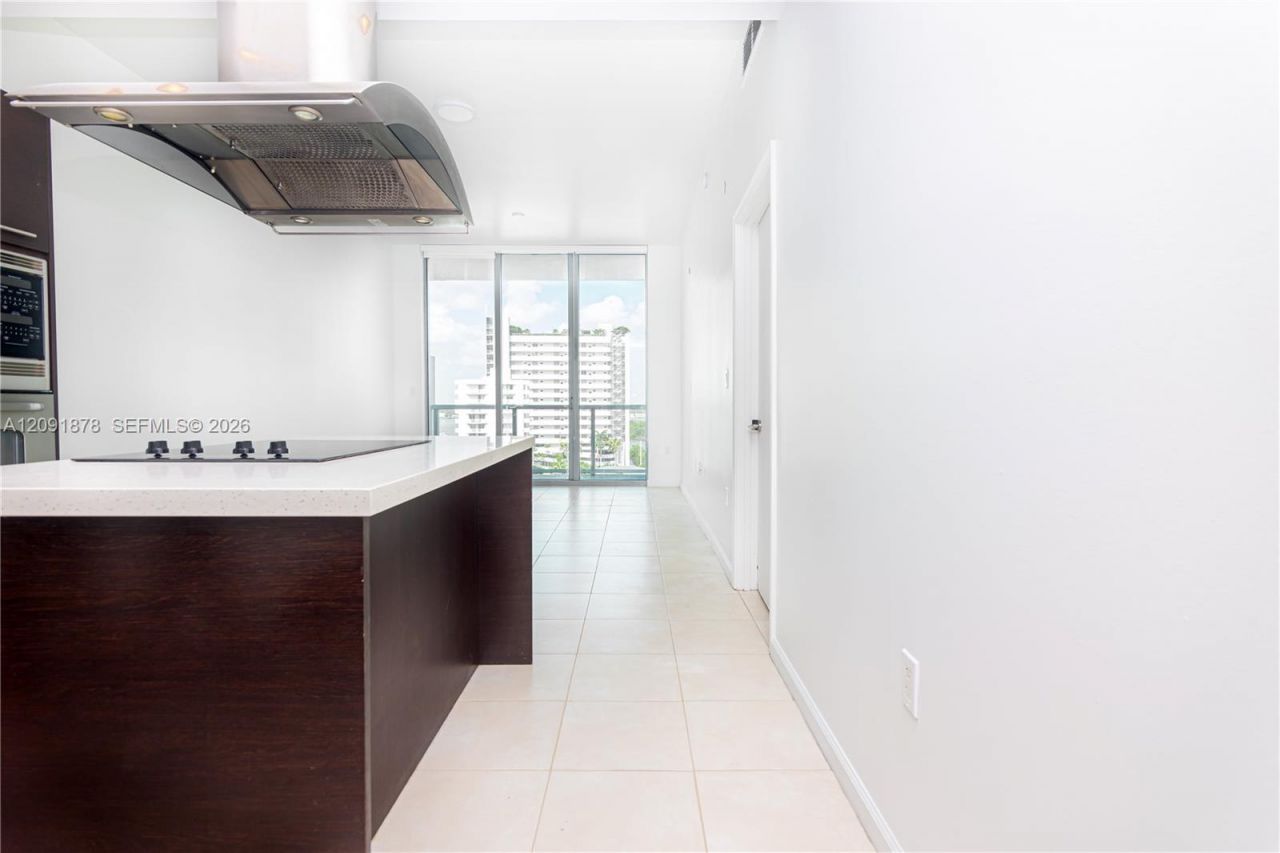 7928 East Dr, Unit 903, North Bay Village, FL 33141 Photo