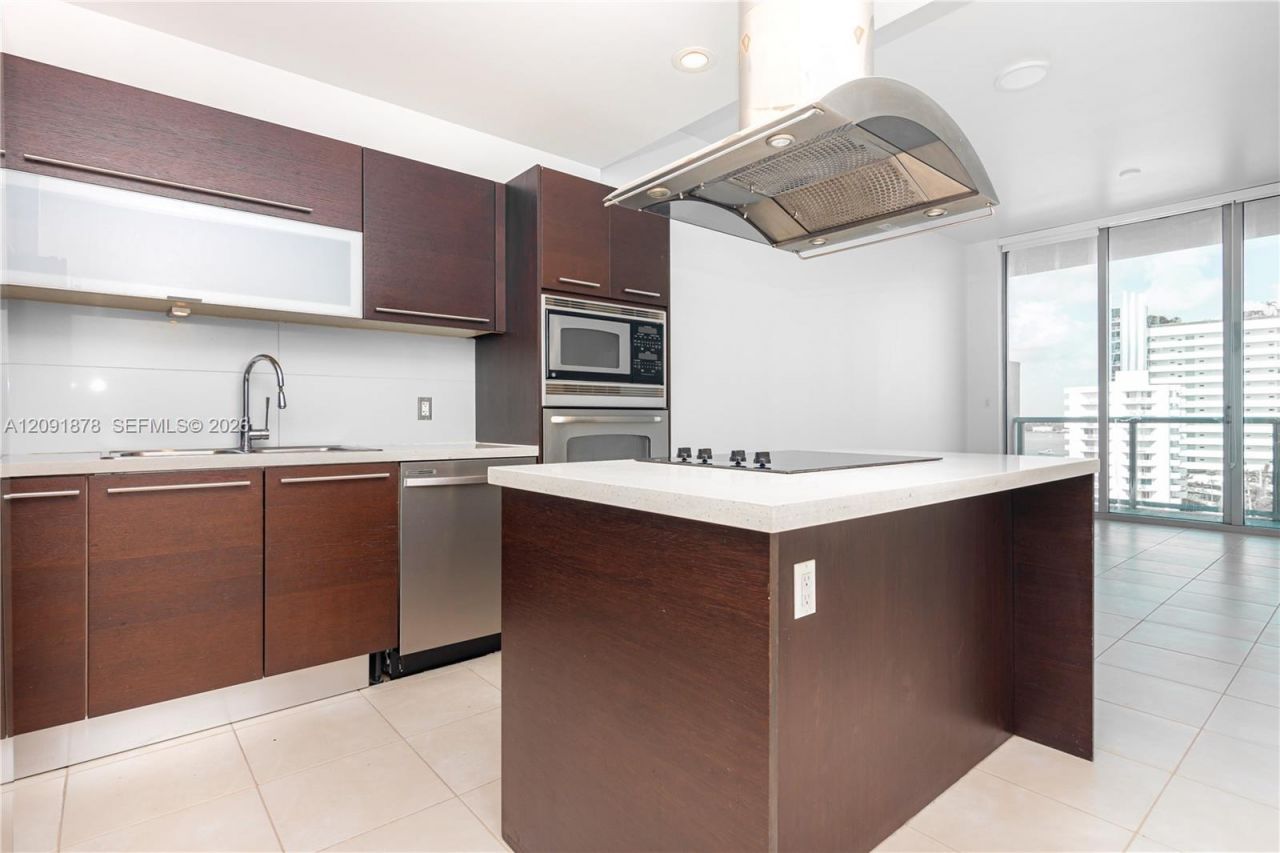 7928 East Dr, Unit 903, North Bay Village, FL 33141 Photo