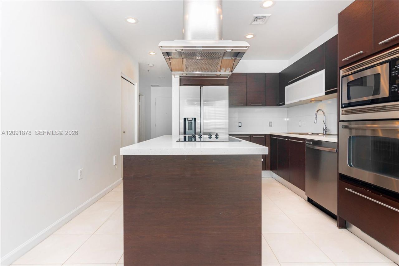 7928 East Dr, Unit 903, North Bay Village, FL 33141 Photo