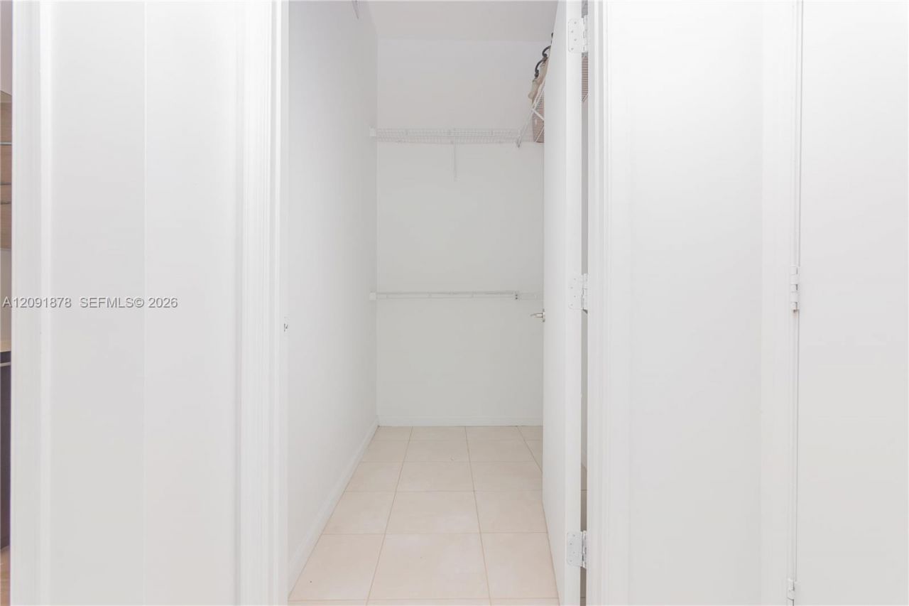 7928 East Dr, Unit 903, North Bay Village, FL 33141 Photo