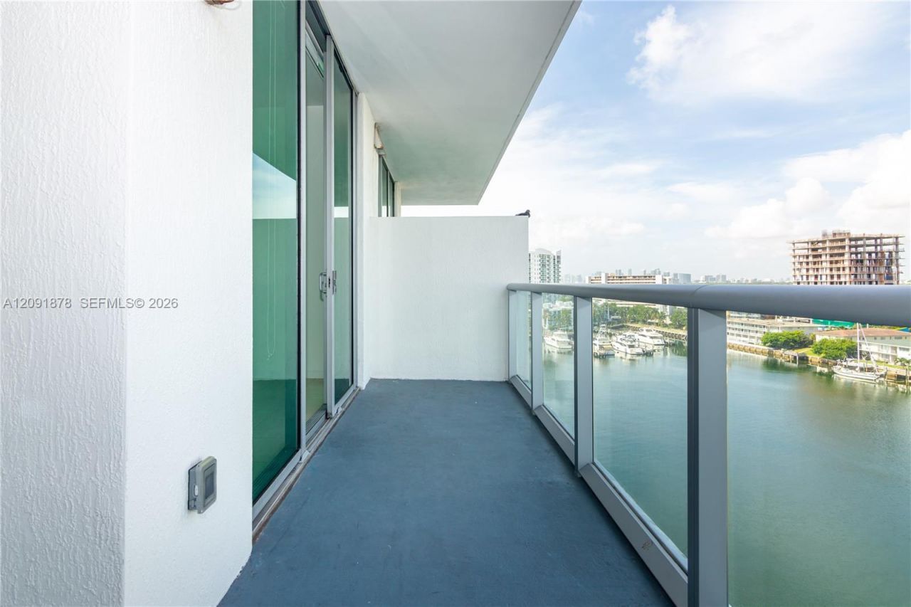 7928 East Dr, Unit 903, North Bay Village, FL 33141 Photo