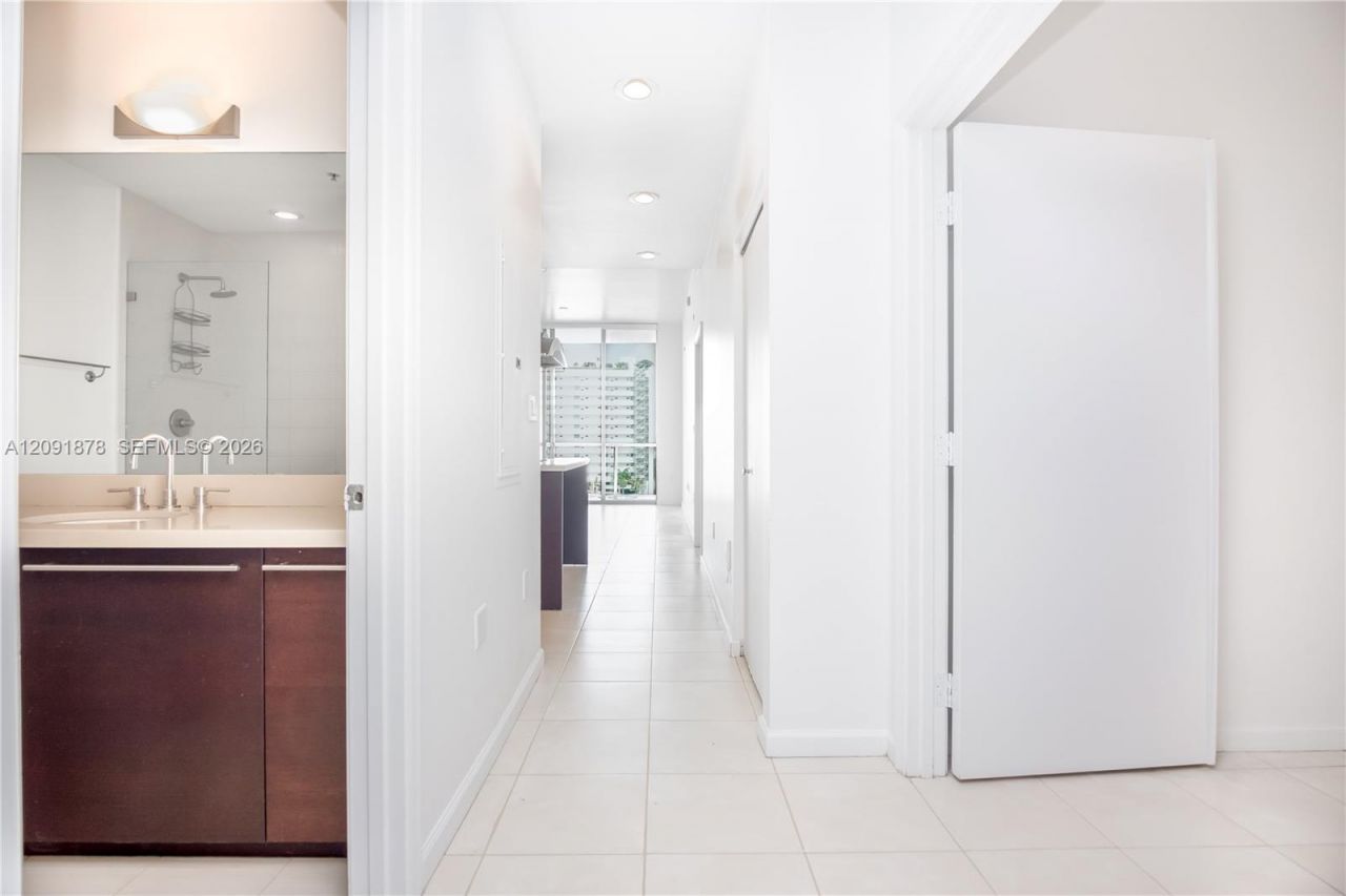 7928 East Dr, Unit 903, North Bay Village, FL 33141 Photo