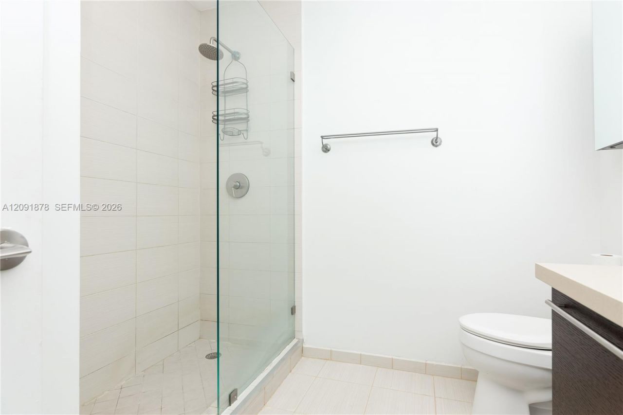 7928 East Dr, Unit 903, North Bay Village, FL 33141 Photo