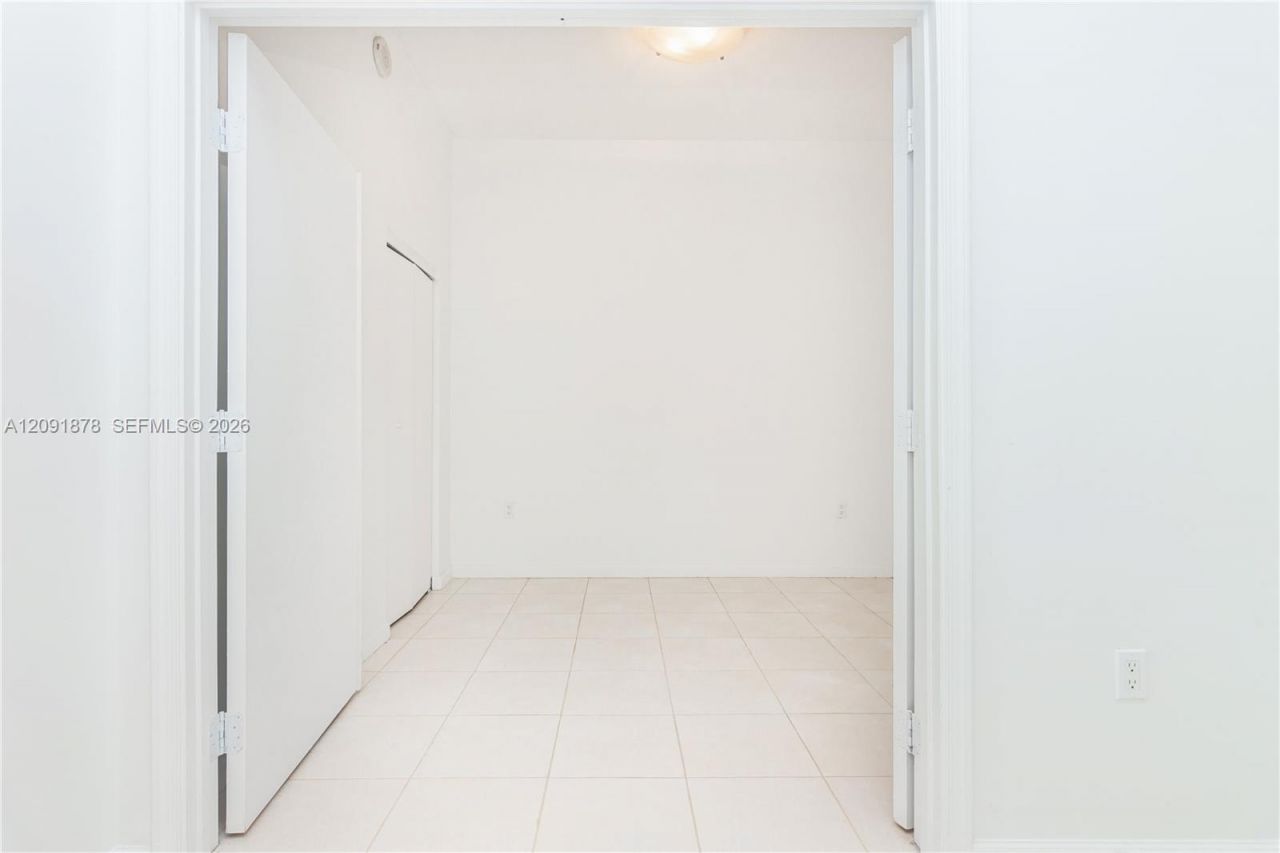 7928 East Dr, Unit 903, North Bay Village, FL 33141 Photo