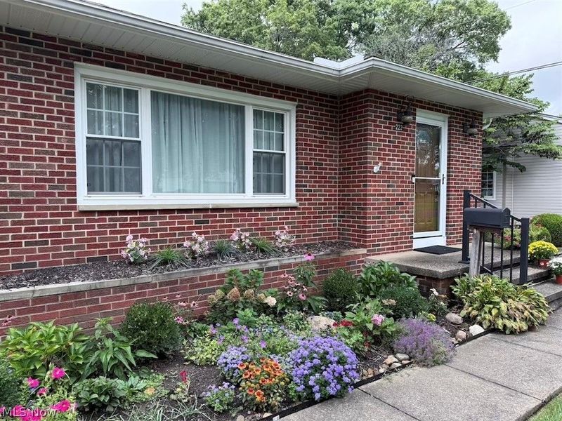 222 N Pershing Avenue, Akron, OH 44313 Photo 3