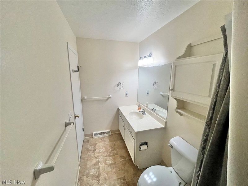 7209 S Churchill Place, Concord Township, OH 44077 Photo 11