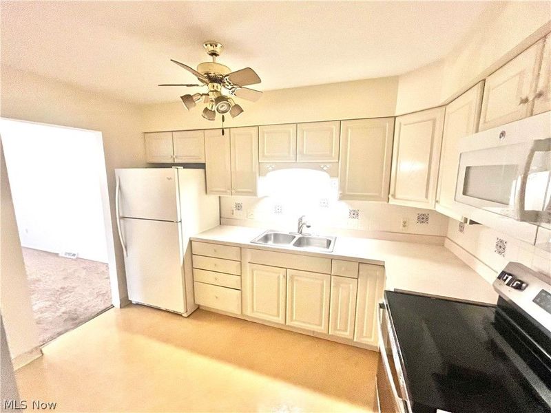 7209 S Churchill Place, Concord Township, OH 44077 Photo 5