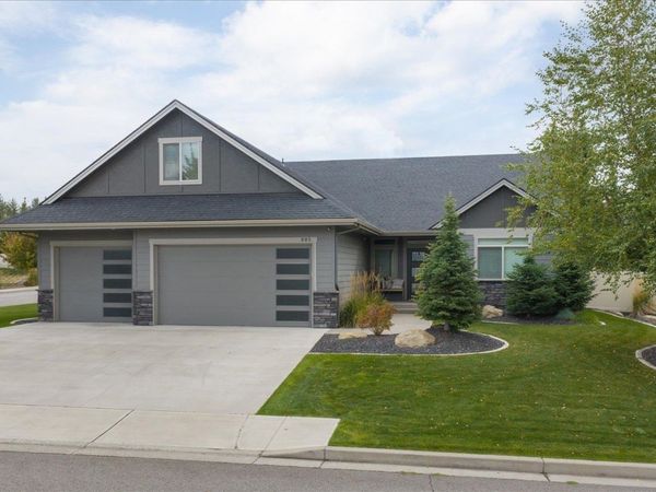 905 W Basalt Ridge Dr, Spokane, WA 99224
