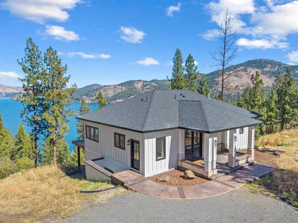 1139 W Pine Bluff Rd, Kettle Falls, WA 99141