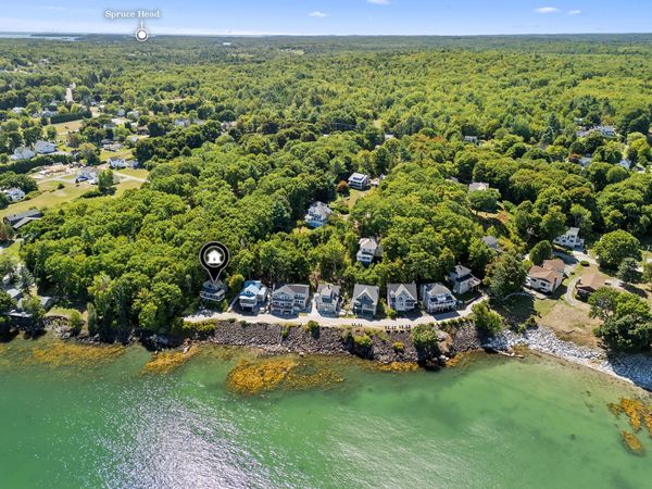 35 Cottage Avenue , Owls Head, ME 04854