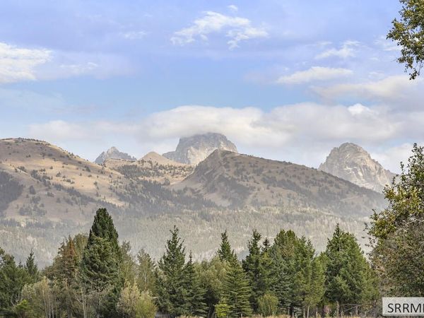 810 Rock Garden Road, TETONIA, ID 83452