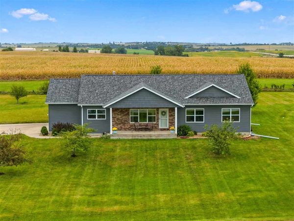 3386 Johnson Dr, Amana, IA 52203