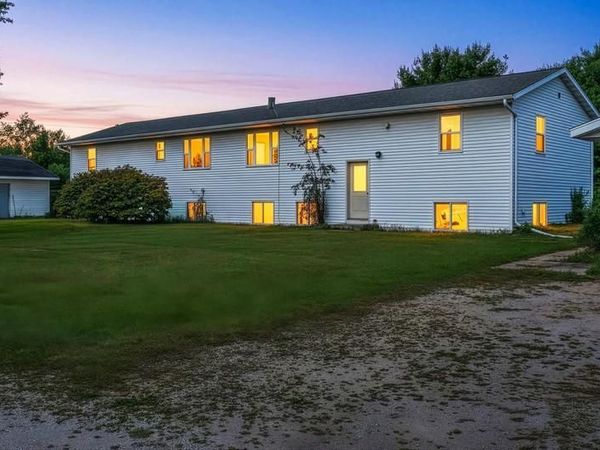 N1565 LYMAN ROAD, Waupaca, WI 54981
