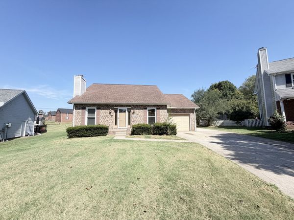 1819 Bourne Cir , Clarksville, TN 37043