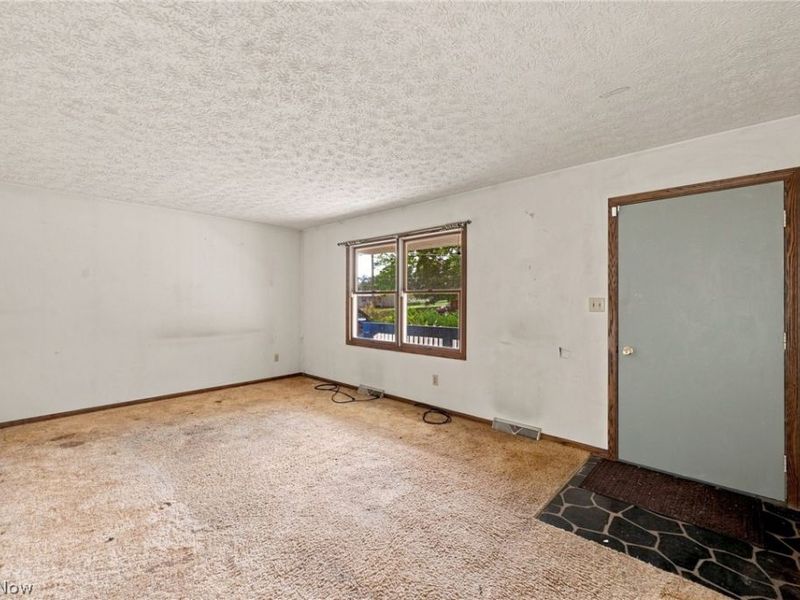 3197 Greenbrier Drive, Norton, OH 44203 Photo 6