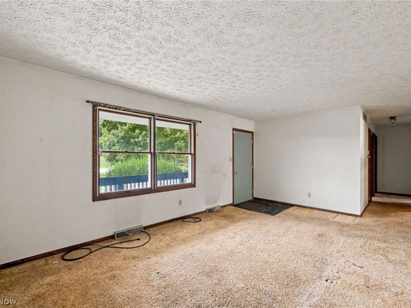 3197 Greenbrier Drive, Norton, OH 44203 Photo 7