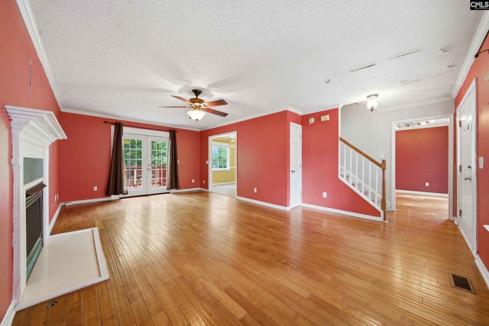 319 Brook Hollow Drive  Photo 4