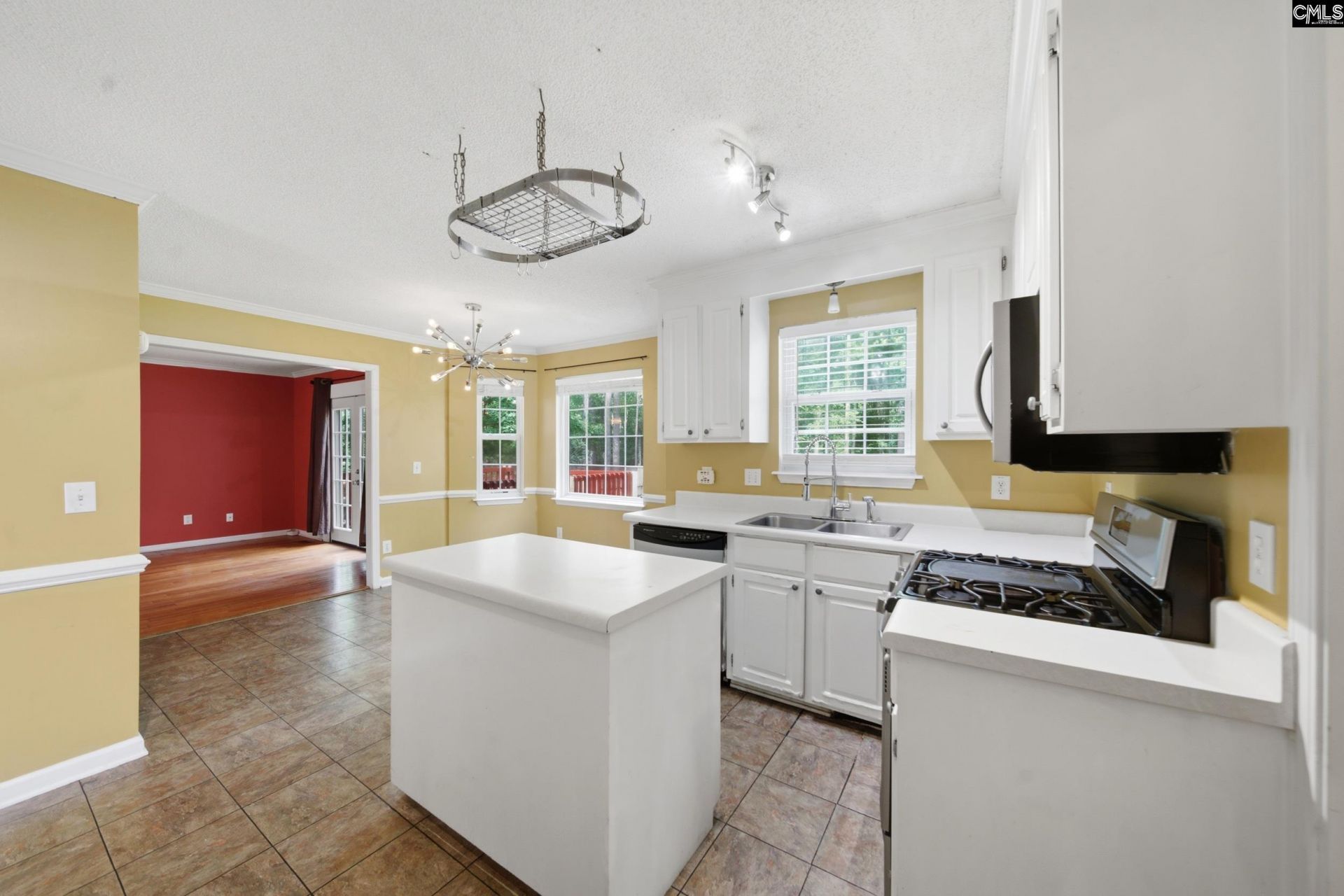 319 Brook Hollow Drive  Photo 7