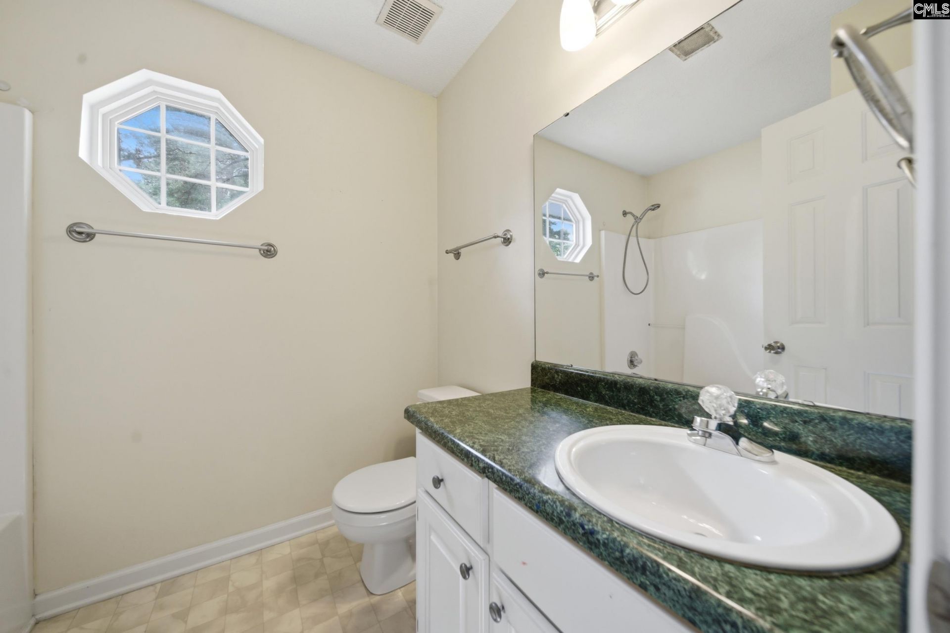 319 Brook Hollow Drive  Photo 9
