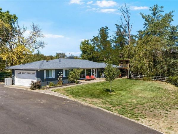 120 Hammel Road, Eagle Point, OR 97524