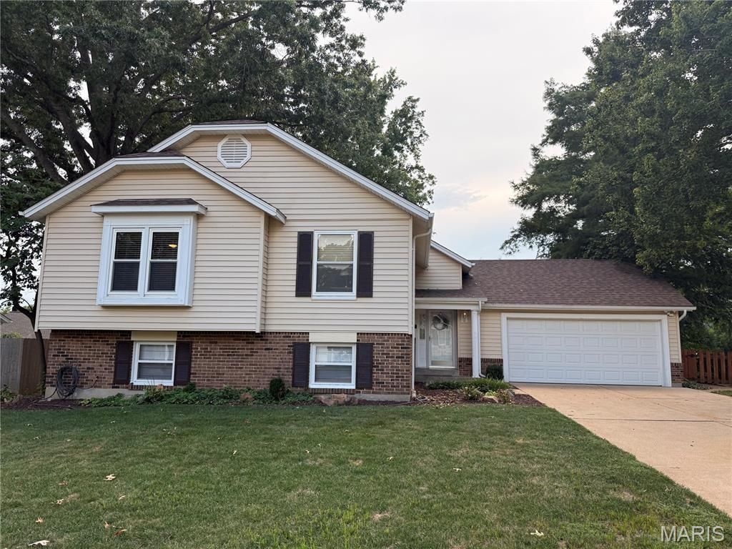 746 Galway Drive , Ballwin, MO 63021 Main Photo