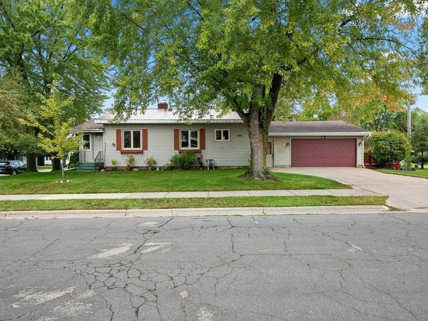 705 E LIEG AVENUE, Shawano, WI 54166