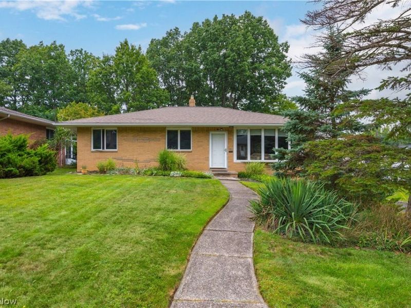2600 Somia Drive, Parma, OH 44134 Photo 1