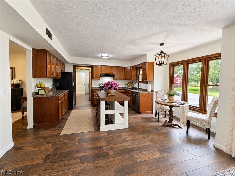 1102 E Garfield Road, Aurora, OH 44202 Photo 6