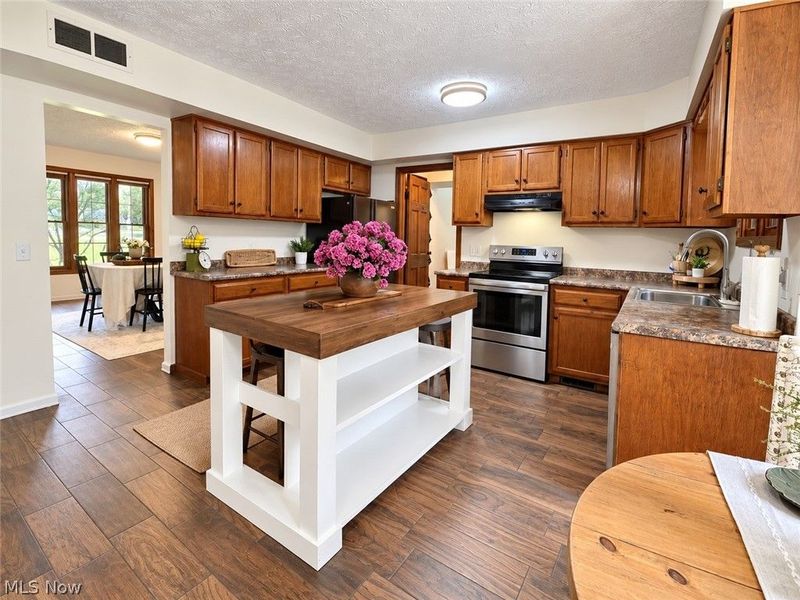 1102 E Garfield Road, Aurora, OH 44202 Photo 8