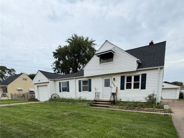 5289 Smith Road, Brook Park, OH 44142