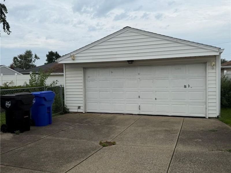 5289 Smith Road, Brook Park, OH 44142 Photo 8