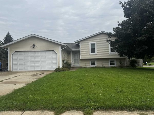 381 Cherry Wood Drive, Oregon, WI 53575