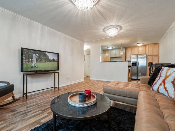 3120 Hennepin Avenue, Unit 107, Minneapolis, MN 55408
