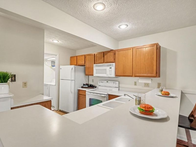 12150 Regency Run Court, Unit 6, Springfield Township, OH 45240 Photo 4