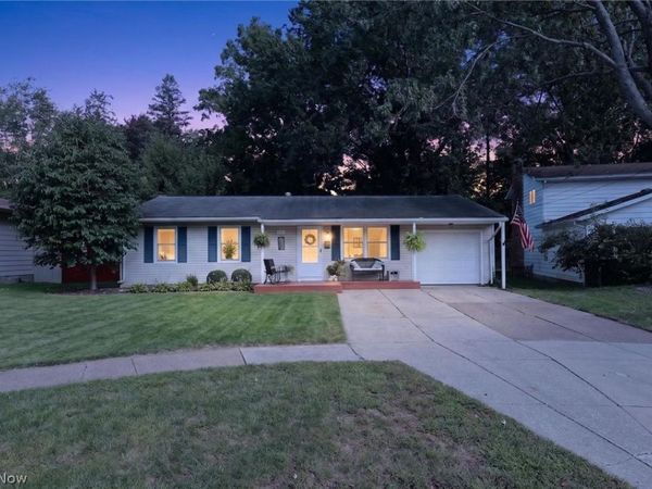 166 Pinewood Drive , Elyria, OH 44035