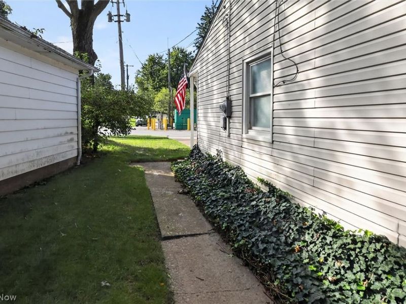 166 Pinewood Drive, Elyria, OH 44035 Photo 34