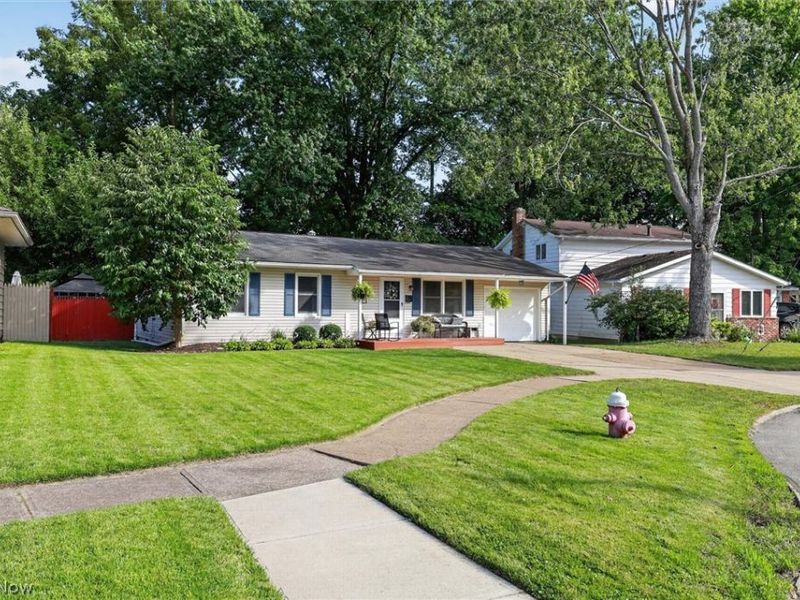 166 Pinewood Drive, Elyria, OH 44035 Photo 4