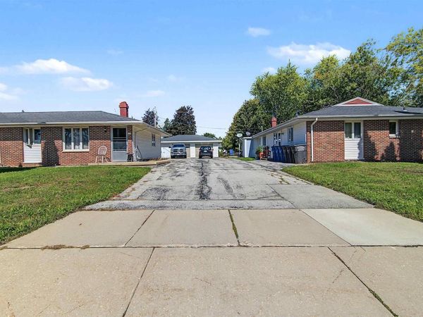 121 W GLENBROOK DRIVE, Pulaski, WI 54162