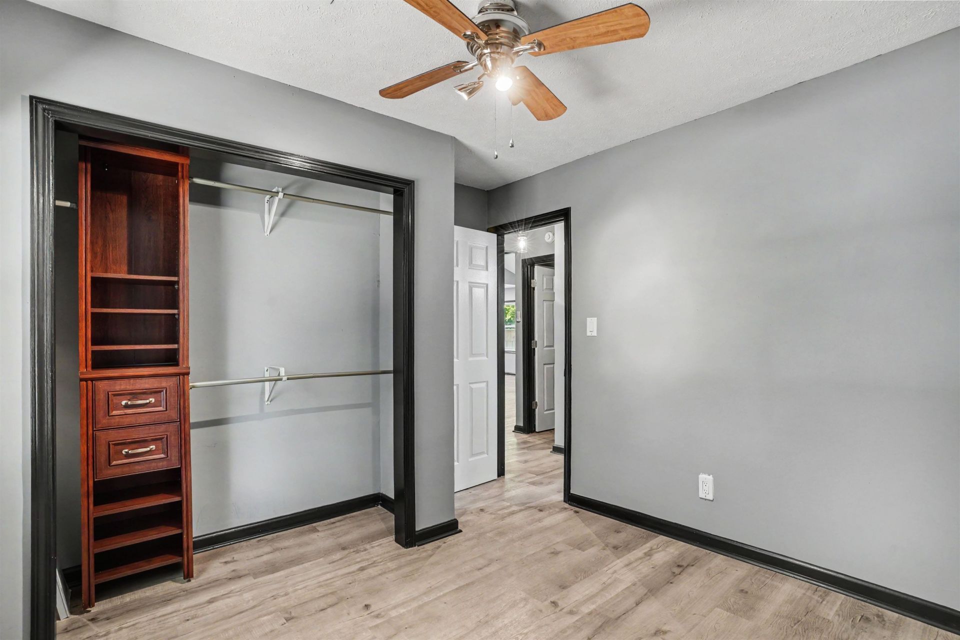 420 Villa Woods Dr.  Photo 8
