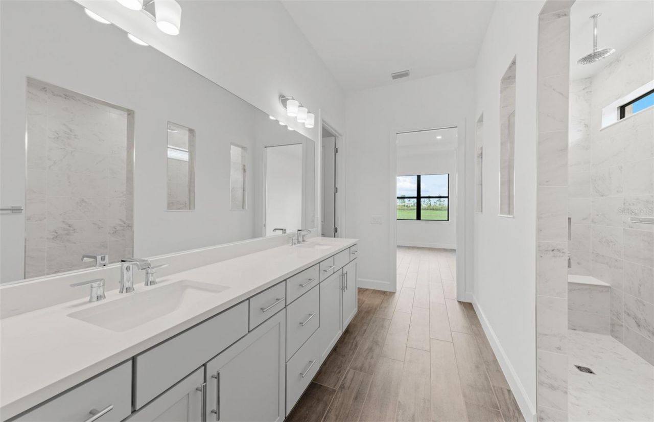 5027 Golden Shore Court , Lakewood Ranch, FL 34211 Photo