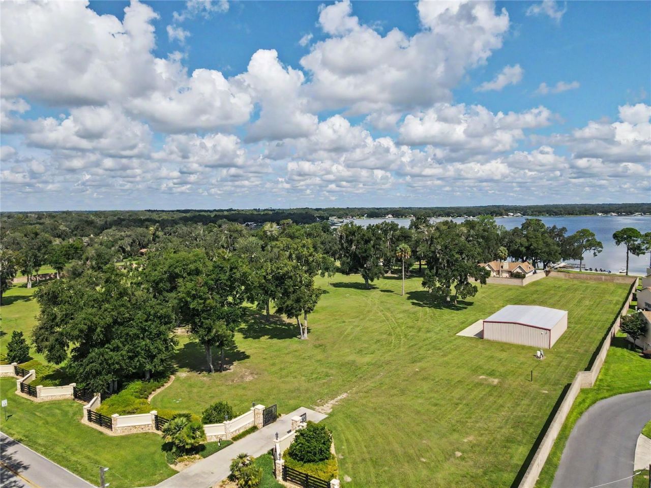 10915 SE Sunset Harbor Road , Summerfield, FL 34491 Photo