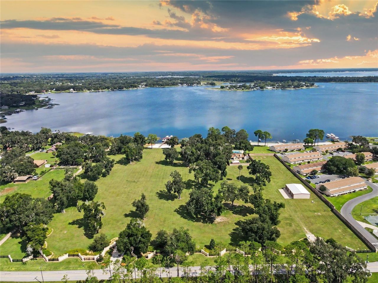 10915 SE Sunset Harbor Road , Summerfield, FL 34491 Photo