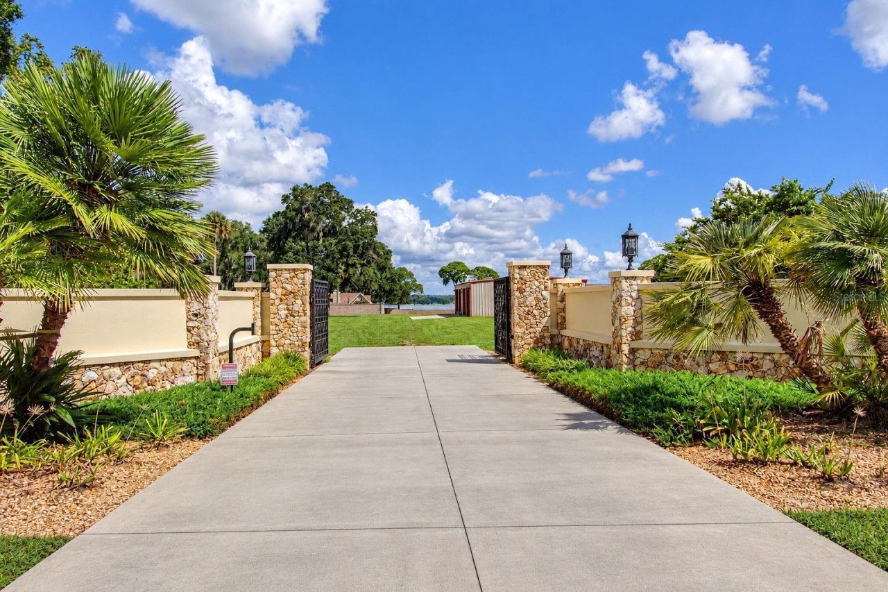 10915 SE Sunset Harbor Road , Summerfield, FL 34491 Photo