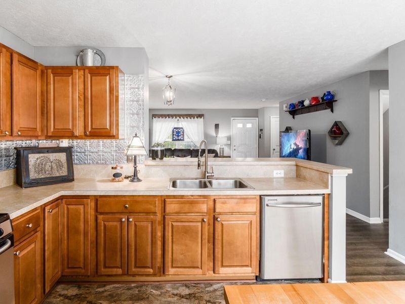 8196 Echo Spring Drive , Westerville, OH 43081 Photo 10