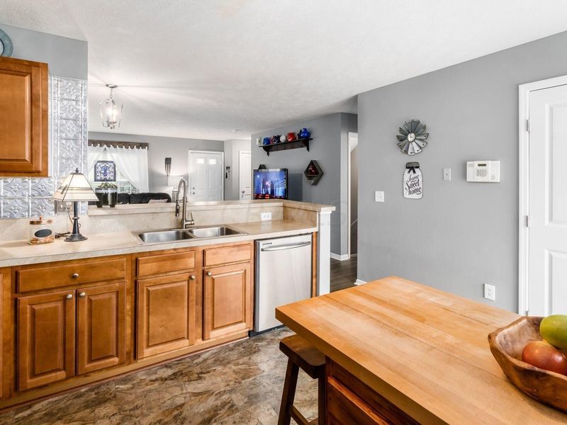 8196 Echo Spring Drive , Westerville, OH 43081 Photo 12