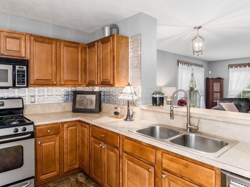 8196 Echo Spring Drive , Westerville, OH 43081 Photo 9