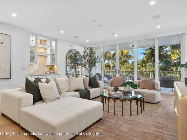 100 Royal Palm Way, Unit D2, Palm Beach, FL 33480