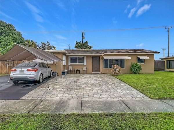 4220 NE 4th Ter , Deerfield Beach, FL 33064