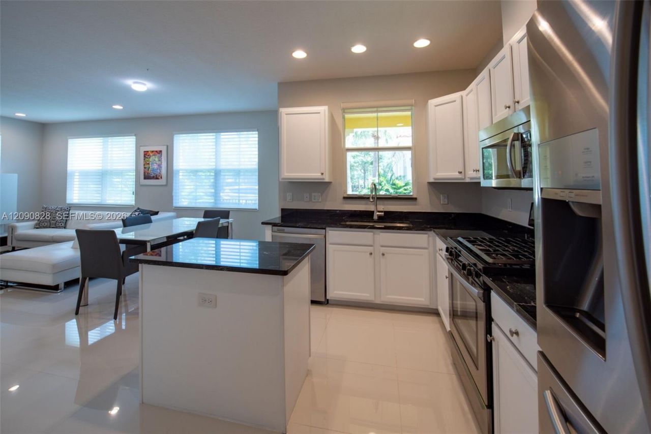 12410 NW 33rd St, Sunrise, FL 33323 Photo